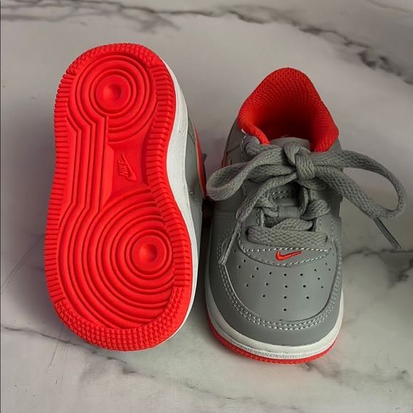 Nike Kids Gray and Red Sneakers - Picture 4 of 5